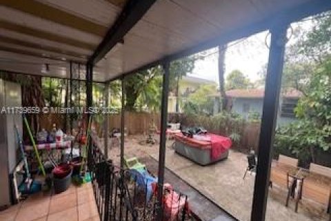 House in Miami, Florida 3 bedrooms, 96.62 sq.m. № 1709567 - photo 23
