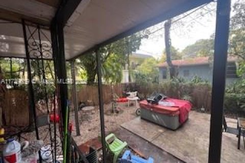 House in Miami, Florida 3 bedrooms, 96.62 sq.m. № 1709567 - photo 21