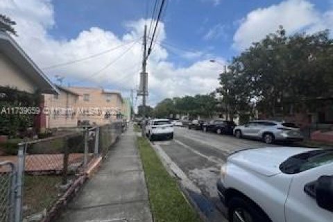 House in Miami, Florida 3 bedrooms, 96.62 sq.m. № 1709567 - photo 3