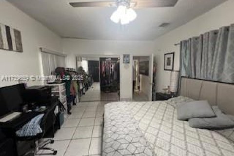 House in Miami, Florida 3 bedrooms, 96.62 sq.m. № 1709567 - photo 18