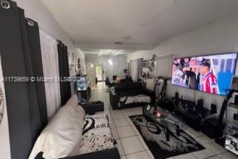 House in Miami, Florida 3 bedrooms, 96.62 sq.m. № 1709567 - photo 7
