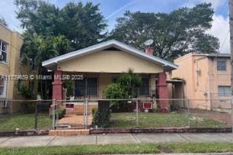 House in Miami, Florida 3 bedrooms, 96.62 sq.m. № 1709567 - photo 1