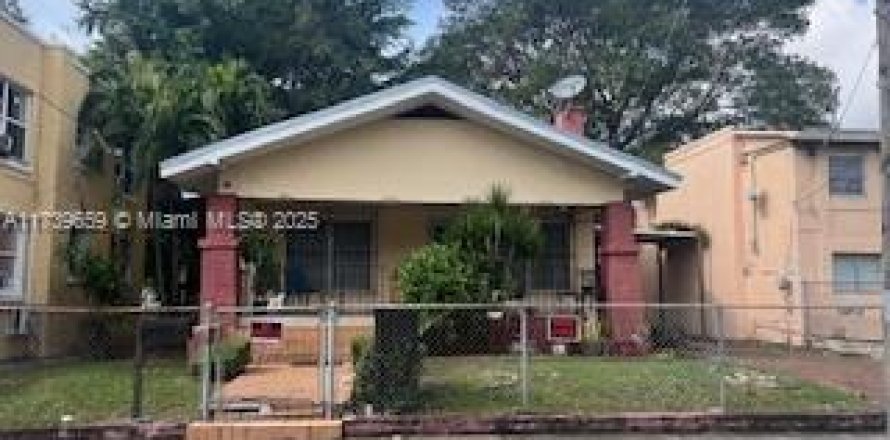House in Miami, Florida 3 bedrooms, 96.62 sq.m. № 1709567