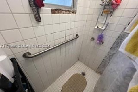 House in Miami, Florida 3 bedrooms, 96.62 sq.m. № 1709567 - photo 15