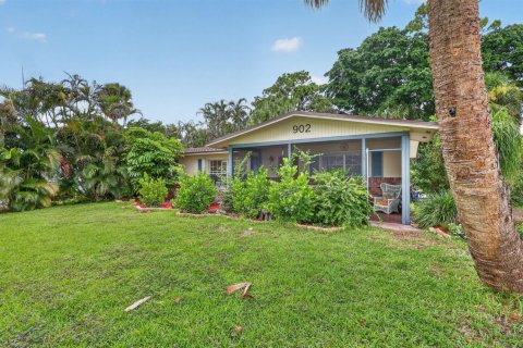 House in Stuart, Florida 3 bedrooms, 113.71 sq.m. № 2254675 - photo 3