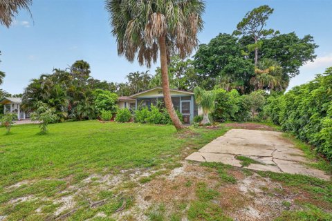 House in Stuart, Florida 3 bedrooms, 113.71 sq.m. № 2254675 - photo 4