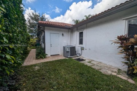 Casa en venta en Coral Springs, Florida, 4 dormitorios, 210.14 m2 № 1989512 - foto 13