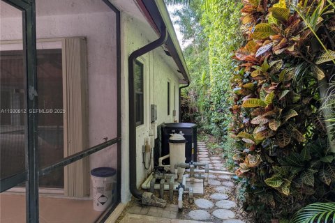 Casa en venta en Coral Springs, Florida, 4 dormitorios, 210.14 m2 № 1989512 - foto 16