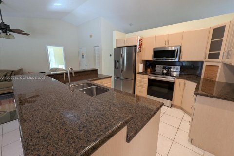 Casa en venta en Coral Springs, Florida, 4 dormitorios, 210.14 m2 № 1989512 - foto 1