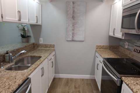 Townhouse in West Palm Beach, Florida 2 bedrooms, 114.83 sq.m. № 1118112 - photo 1
