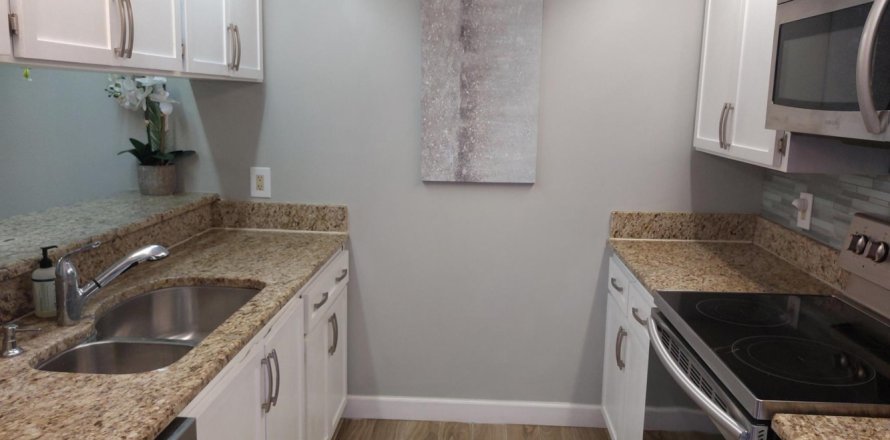 Townhouse in West Palm Beach, Florida 2 bedrooms, 114.83 sq.m. № 1118112
