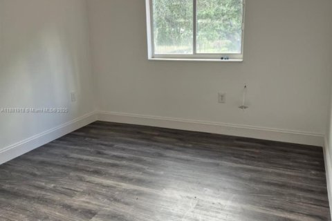 Villa ou maison à louer à Hialeah, Floride: 4 chambres, 215.53 m2 № 1928463 - photo 8