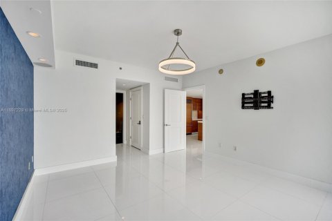 Condominio en venta en Miami, Florida, 3 dormitorios, 173.73 m2 № 1952029 - foto 22