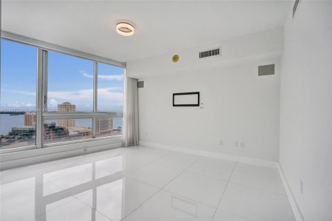Condominio en venta en Miami, Florida, 3 dormitorios, 173.73 m2 № 1952029 - foto 28