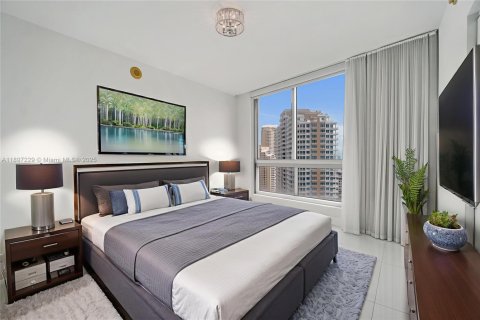 Condominio en venta en Miami, Florida, 3 dormitorios, 173.73 m2 № 1952029 - foto 13