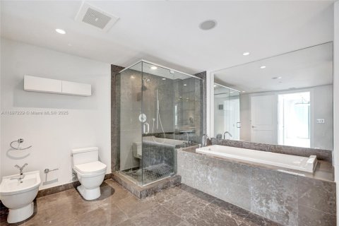 Condominio en venta en Miami, Florida, 3 dormitorios, 173.73 m2 № 1952029 - foto 25