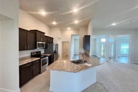 House in Summerfield, Florida 4 bedrooms, 216.46 sq.m. № 1904964 - photo 9