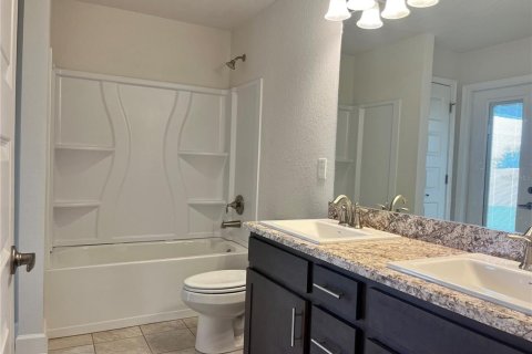 House in Summerfield, Florida 4 bedrooms, 216.46 sq.m. № 1904964 - photo 12