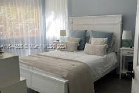 Condo in Miramar, Florida, 3 bedrooms  № 1753824 - photo 6