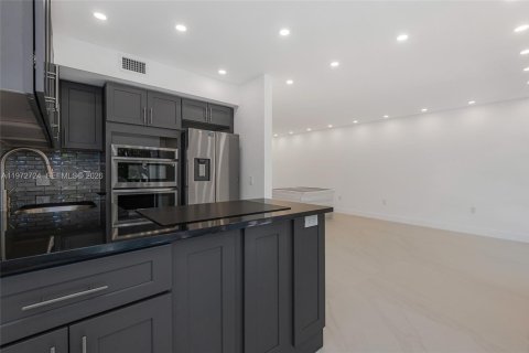 Copropriété à louer à Sunny Isles Beach, Floride: 1 chambre, 57.6 m2 № 2032951 - photo 7