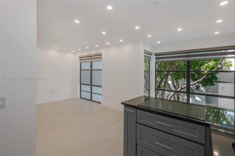 Copropriété à louer à Sunny Isles Beach, Floride: 1 chambre, 57.6 m2 № 2032951 - photo 8