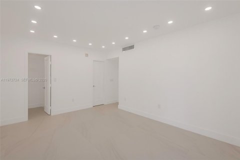 Copropriété à louer à Sunny Isles Beach, Floride: 1 chambre, 57.6 m2 № 2032951 - photo 21
