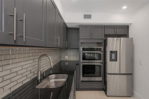 Copropriété à louer à Sunny Isles Beach, Floride: 1 chambre, 57.6 m2 № 2032951 - photo 6