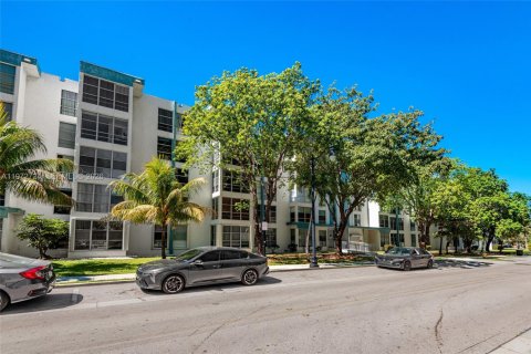 Copropriété à louer à Sunny Isles Beach, Floride: 1 chambre, 57.6 m2 № 2032951 - photo 27