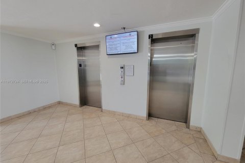 Copropriété à louer à Sunny Isles Beach, Floride: 1 chambre, 57.6 m2 № 2032951 - photo 28