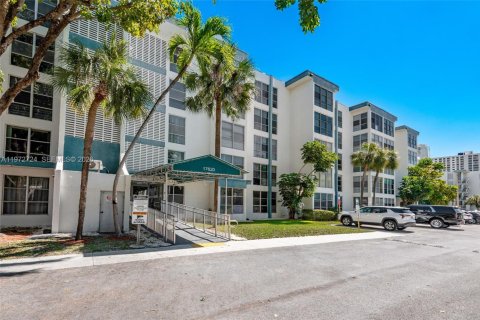 Copropriété à louer à Sunny Isles Beach, Floride: 1 chambre, 57.6 m2 № 2032951 - photo 26
