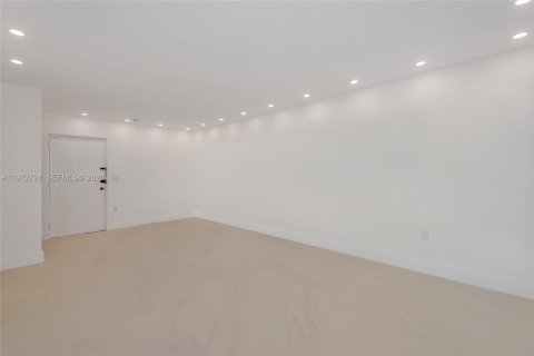 Copropriété à louer à Sunny Isles Beach, Floride: 1 chambre, 57.6 m2 № 2032951 - photo 16