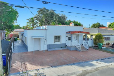 Casa en alquiler en Miami, Florida, 1 dormitorio, 212 m2 № 2026463 - foto 9