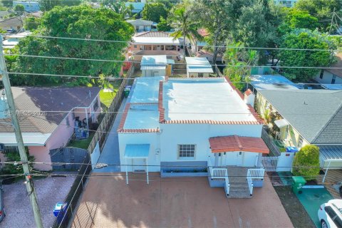 Casa en alquiler en Miami, Florida, 1 dormitorio, 212 m2 № 2026463 - foto 11