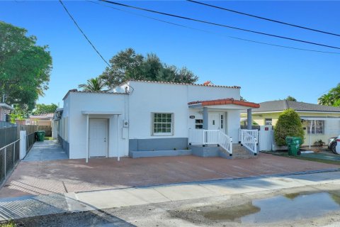 Casa en alquiler en Miami, Florida, 1 dormitorio, 212 m2 № 2026463 - foto 10