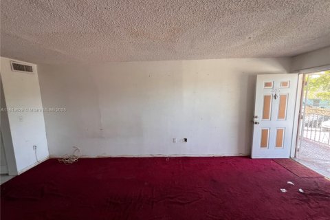 Condo in Miami Gardens, Florida  № 1940027 - photo 4