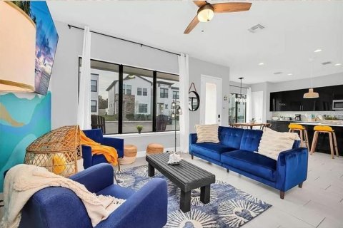 Townhouse in Davenport, Florida 4 bedrooms, 204.85 sq.m. № 1639998 - photo 3