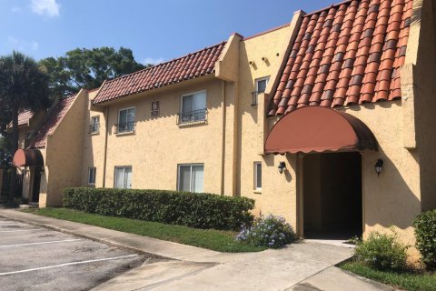 Condominio en alquiler en Jacksonville, Florida, 2 dormitorios, 106.37 m2 № 820807 - foto 1