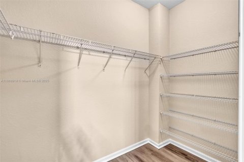 Купить таунхаус в Окленд-Парк, Флорида 3 спальни, 140.65м2, № 1898039 - фото 23