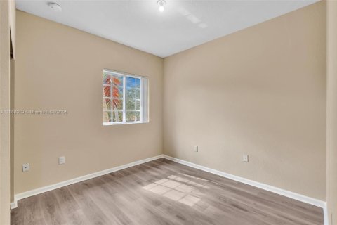 Купить таунхаус в Окленд-Парк, Флорида 3 спальни, 140.65м2, № 1898039 - фото 17