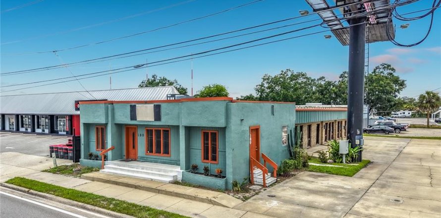 Commercial property in Longwood, Florida 297.47 sq.m. № 2095800