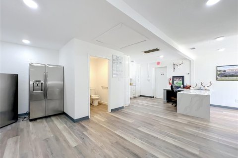 Commercial property in Longwood, Florida 297.47 sq.m. № 2095800 - photo 24
