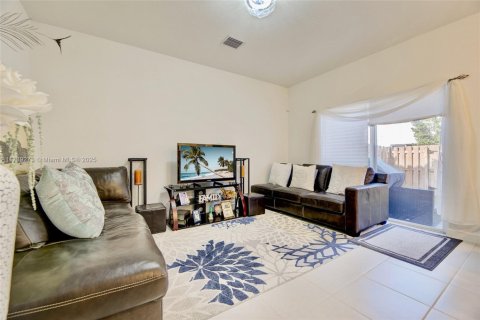 Touwnhouse à louer à Coral Springs, Floride: 3 chambres, 140.1 m2 № 1487748 - photo 9
