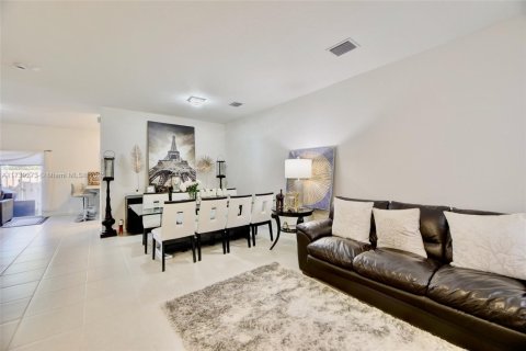 Touwnhouse à louer à Coral Springs, Floride: 3 chambres, 140.1 m2 № 1487748 - photo 2