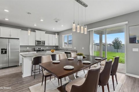 Casa en venta en Haines City, Florida, 5 dormitorios, 287.72 m2 № 2348011 - foto 8