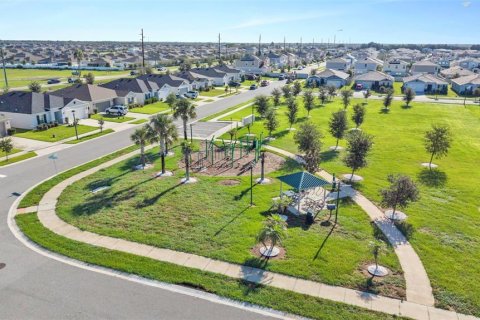 Casa en venta en Haines City, Florida, 5 dormitorios, 287.72 m2 № 2348011 - foto 25