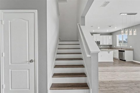Casa en venta en Haines City, Florida, 5 dormitorios, 287.72 m2 № 2348011 - foto 10