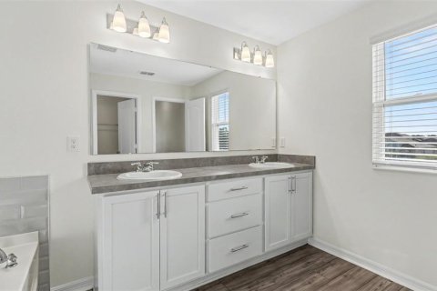 Casa en venta en Haines City, Florida, 5 dormitorios, 287.72 m2 № 2348011 - foto 17
