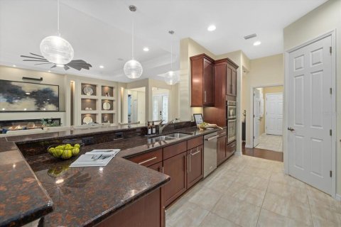 House in Bradenton, Florida 4 bedrooms, 286.6 sq.m. № 2400336 - photo 30