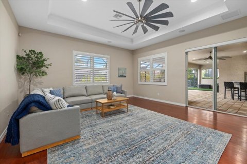 House in Bradenton, Florida 4 bedrooms, 286.6 sq.m. № 2400336 - photo 2