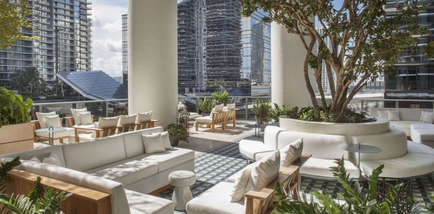 Apartamento en SLS LUX en Miami, Florida 3 dormitorios, 166 m2 № 63521
